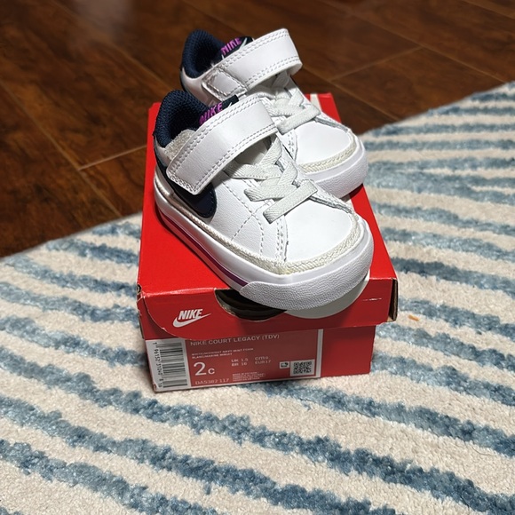 Gentle used 2c nike court legacy - Picture 2 of 4
